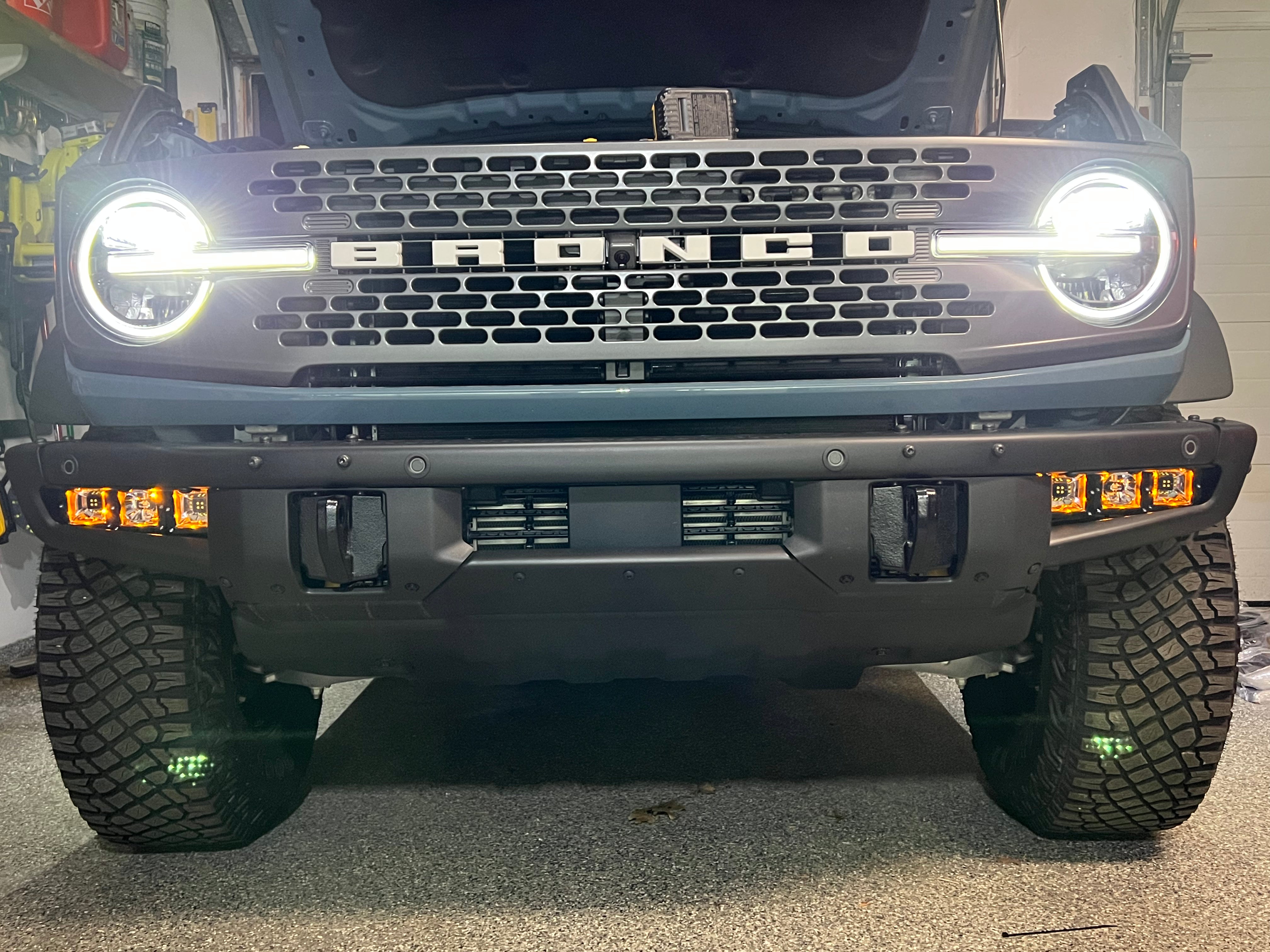 SPECIAL BUY - SPV Parts 2021-2023 Ford Bronco - Rigid Radiance/Scene Fog Light Kit w/amber backlight - Including Brackets/Harness (Modular Bumper, INCLUDING RAPTOR)