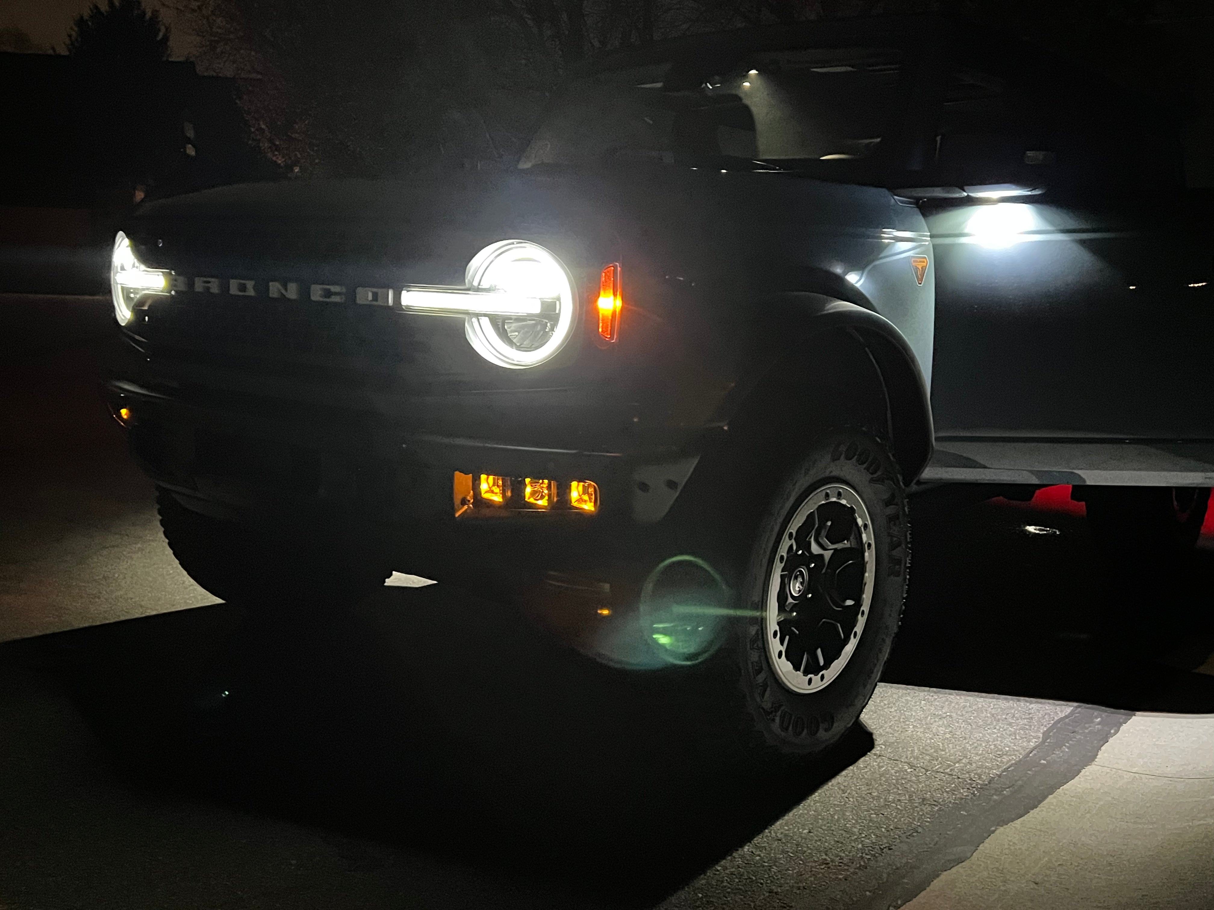 SPECIAL BUY - SPV Parts 2021-2023 Ford Bronco - Rigid Radiance/Scene Fog Light Kit w/amber backlight - Including Brackets/Harness (Modular Bumper, INCLUDING RAPTOR)