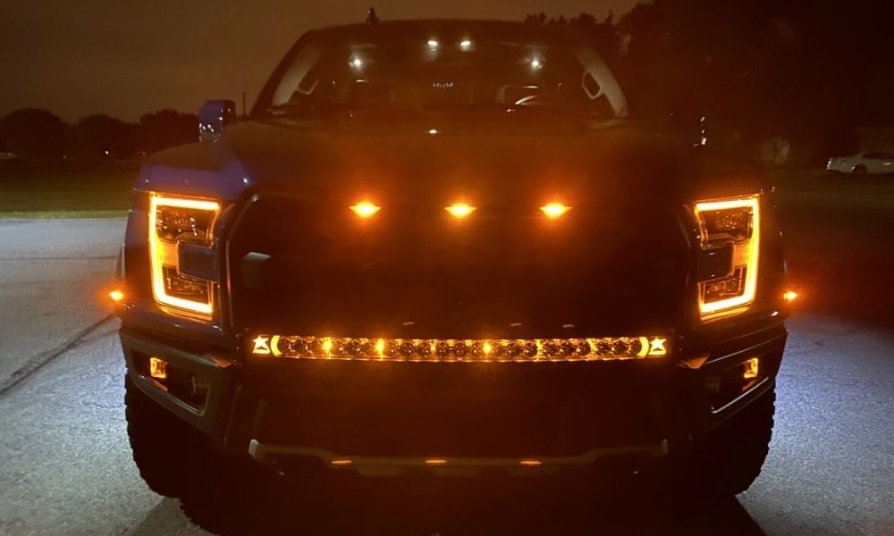 The Difference Between Curved and Straight Light Bar Mounts