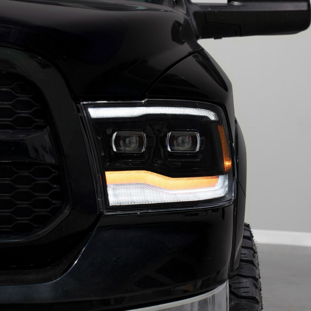 2009 2018 RAM 1500 2500 3500 LED PROJECTOR HEADLIGHTS PAIR