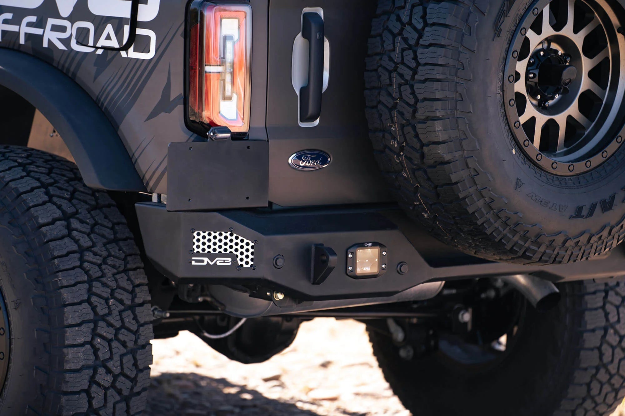 DV8 2021-2024 Ford Bronco | MTO Series Rear Bumper - RBBR-01