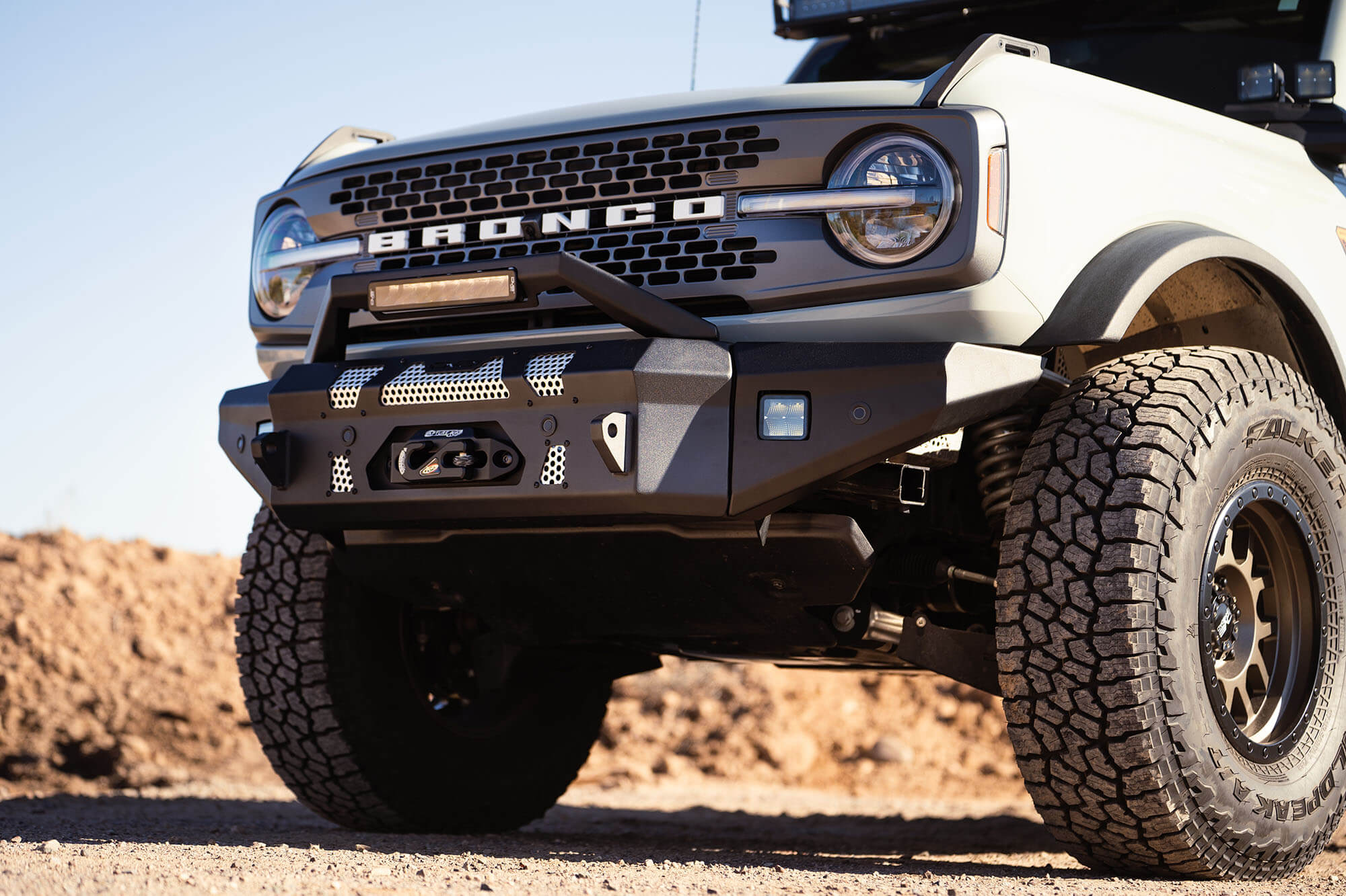 DV8 2021-2023 FORD BRONCO | MTO Series Winch Front Bumper - FBBR-01