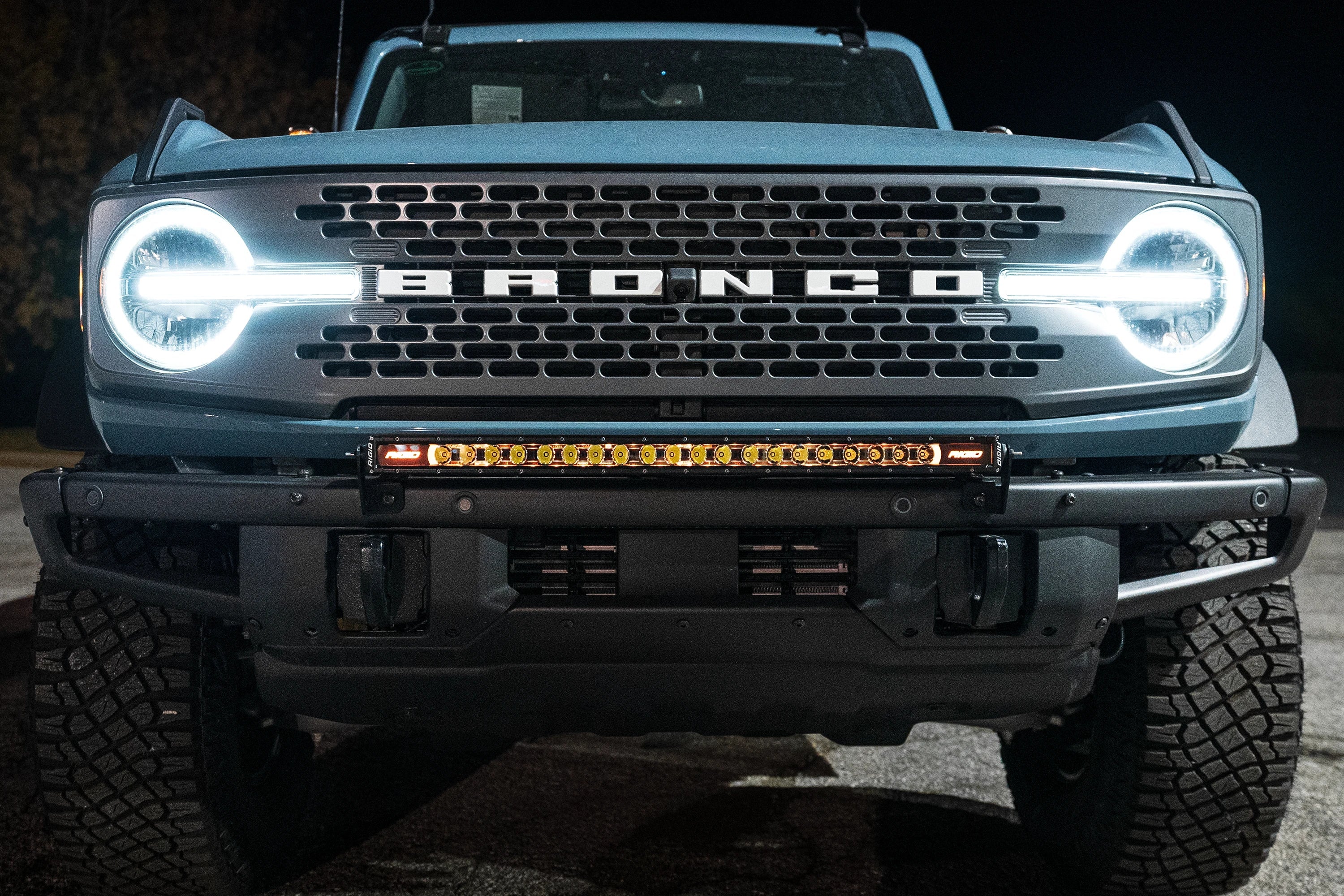 Door Buster Deal - 2021+ Ford Bronco Modular Bumper Radiance 30 inch Light Bar KIT (Works WITH Ford Brush Bar)